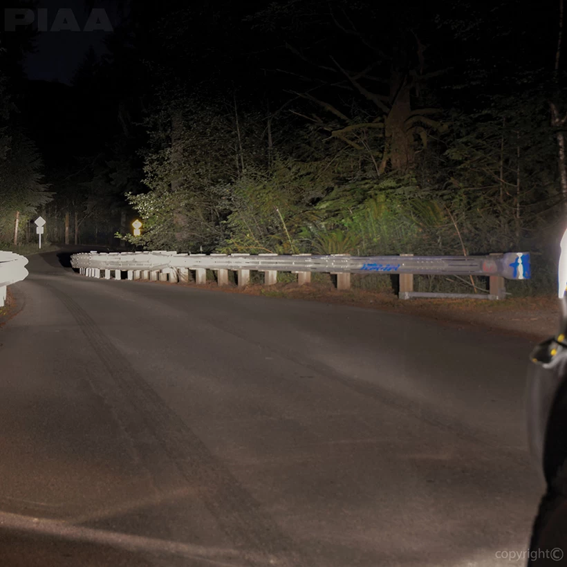 PIAA Xtreme White Hybrid Halogen Bulb Twin Pack - H8 (2 Piece Set / 3900K) - Image 2