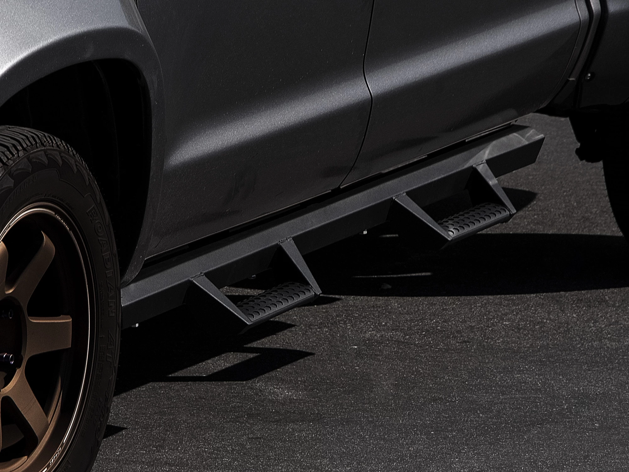 Armordillo Side Step Bars Drop Step (Matte Black) - Toyota Tacoma 05-18 - Image 2